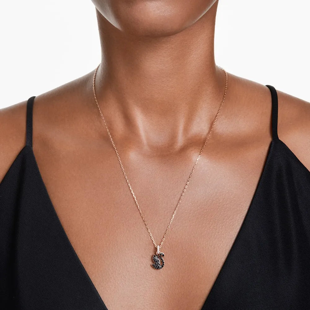 Colgante Swarovski Iconic Swan, pequeño, negro
