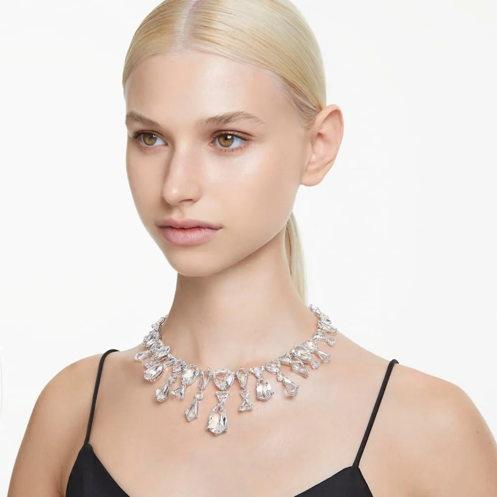 Collar Mesmera, Llamativo, Combinación de cortes, Blanco, Baño de rodio