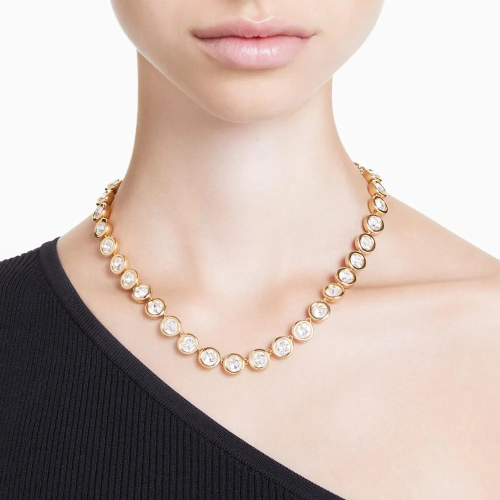 Collar de ámbar, corte redondo, blanco