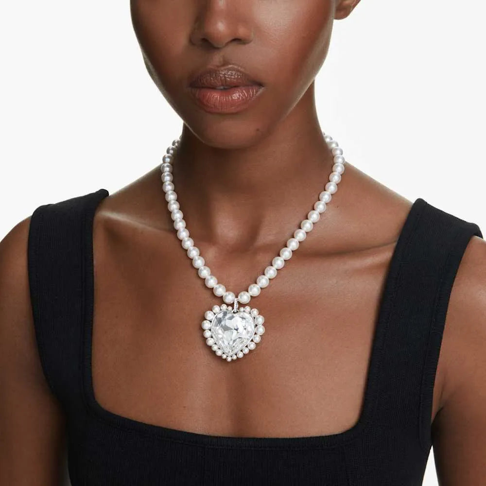 Collar Ariana Grande x Swarovski, perla de cristal, corte de corazón, corazón, blanco